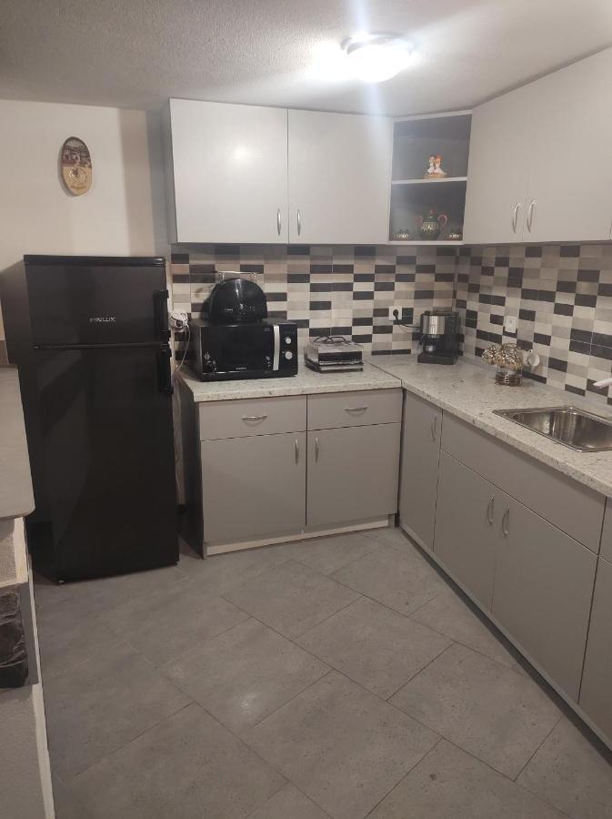 Guest House Tedi 萨帕雷瓦巴尼亚 外观 照片