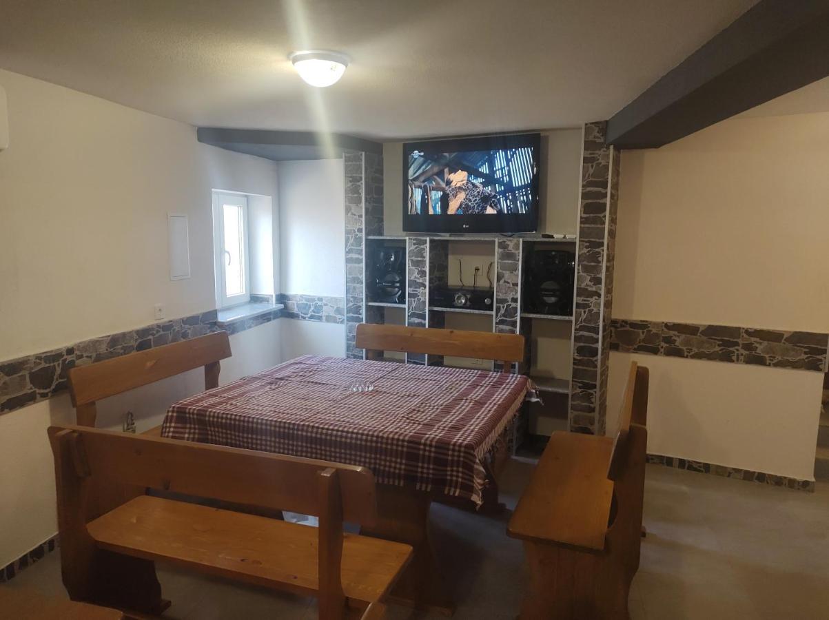 Guest House Tedi 萨帕雷瓦巴尼亚 外观 照片