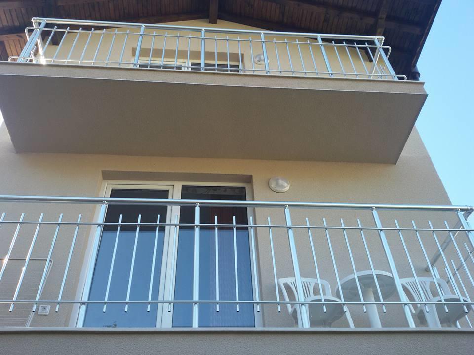 Guest House Tedi 萨帕雷瓦巴尼亚 外观 照片