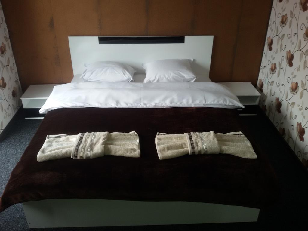 Guest House Tedi 萨帕雷瓦巴尼亚 外观 照片