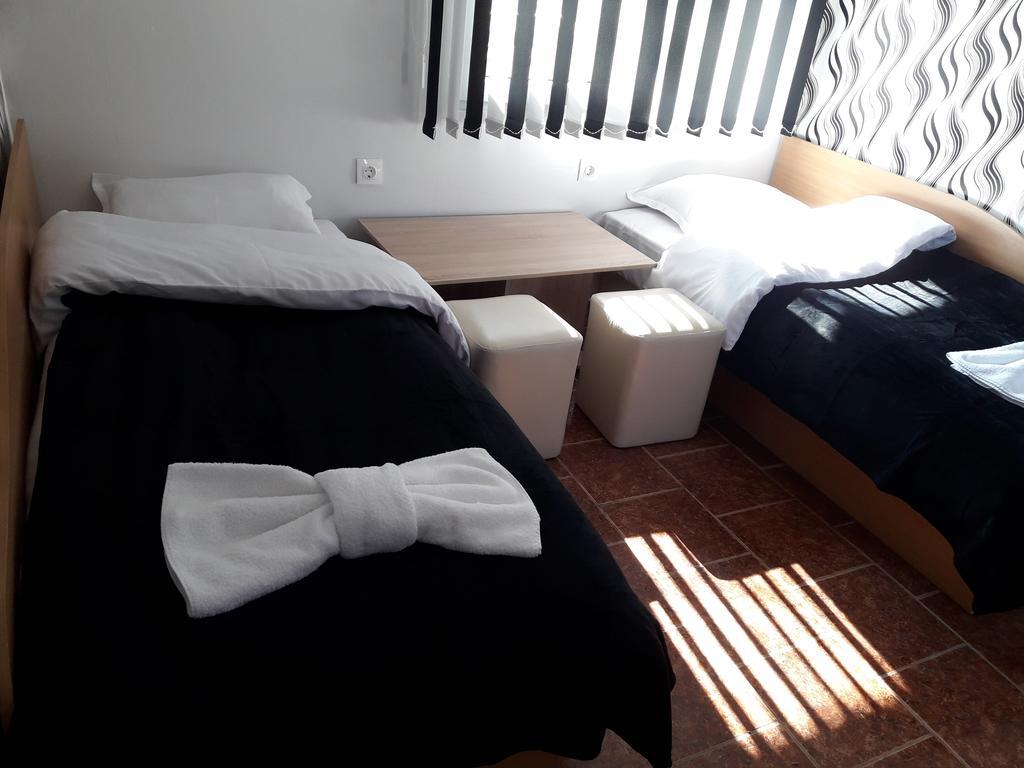 Guest House Tedi 萨帕雷瓦巴尼亚 外观 照片