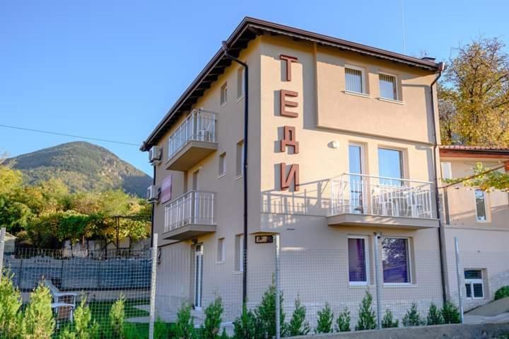 Guest House Tedi 萨帕雷瓦巴尼亚 外观 照片