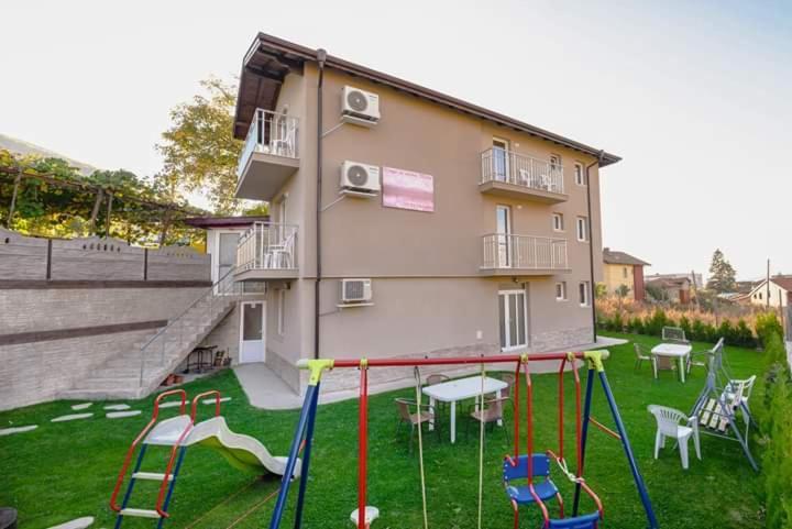 Guest House Tedi 萨帕雷瓦巴尼亚 外观 照片